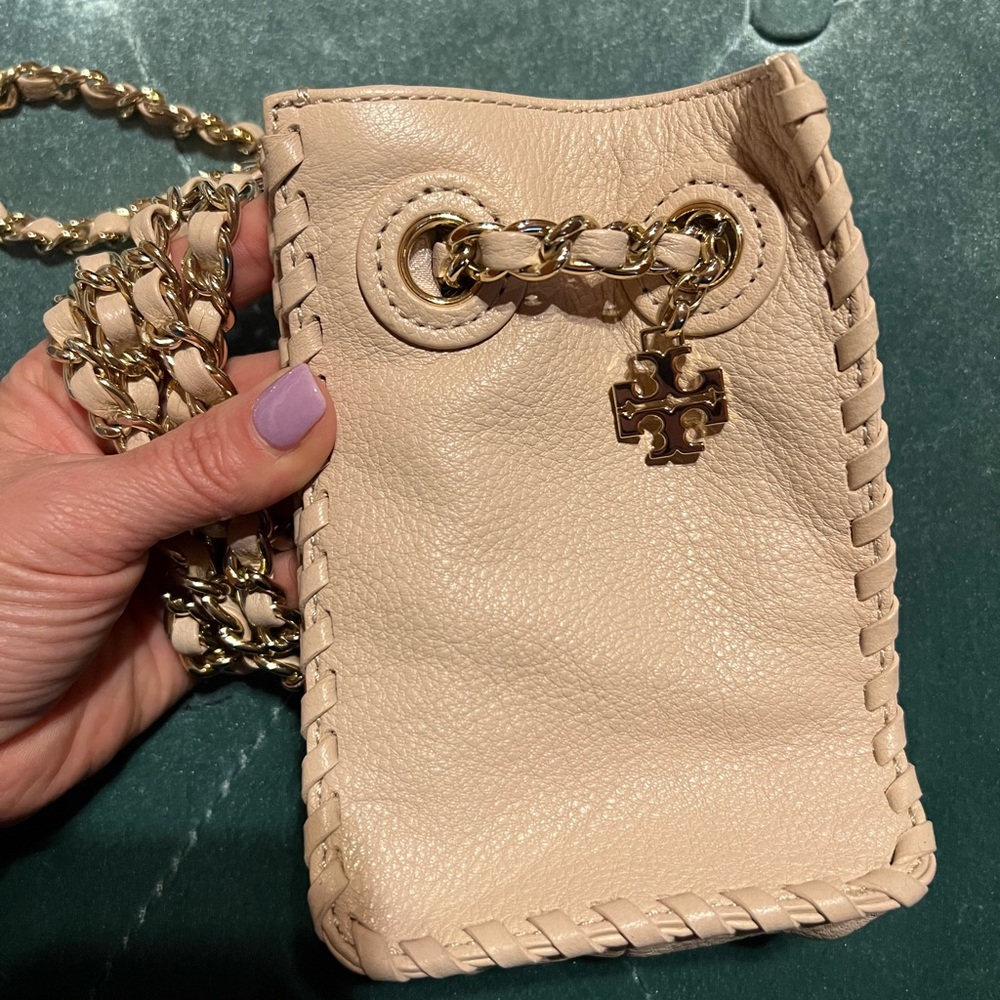 TORY BURCH Marion Cell Phone Mini Bag Purse nude leather gold chain ✨ so cute ✨